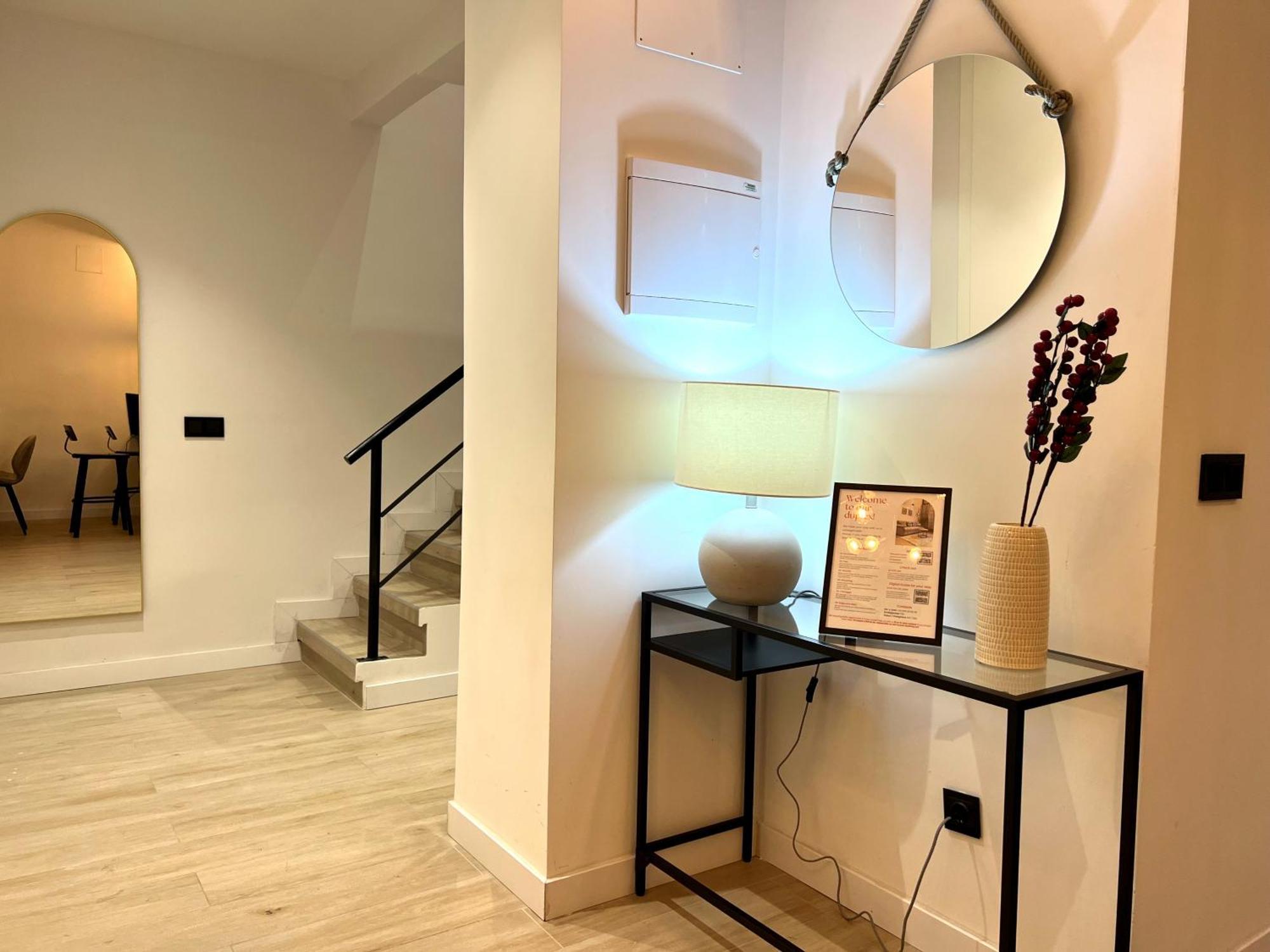 Apartamento Duplex Moderno Y Acogedor Junto A Atocha Madrid Exterior foto