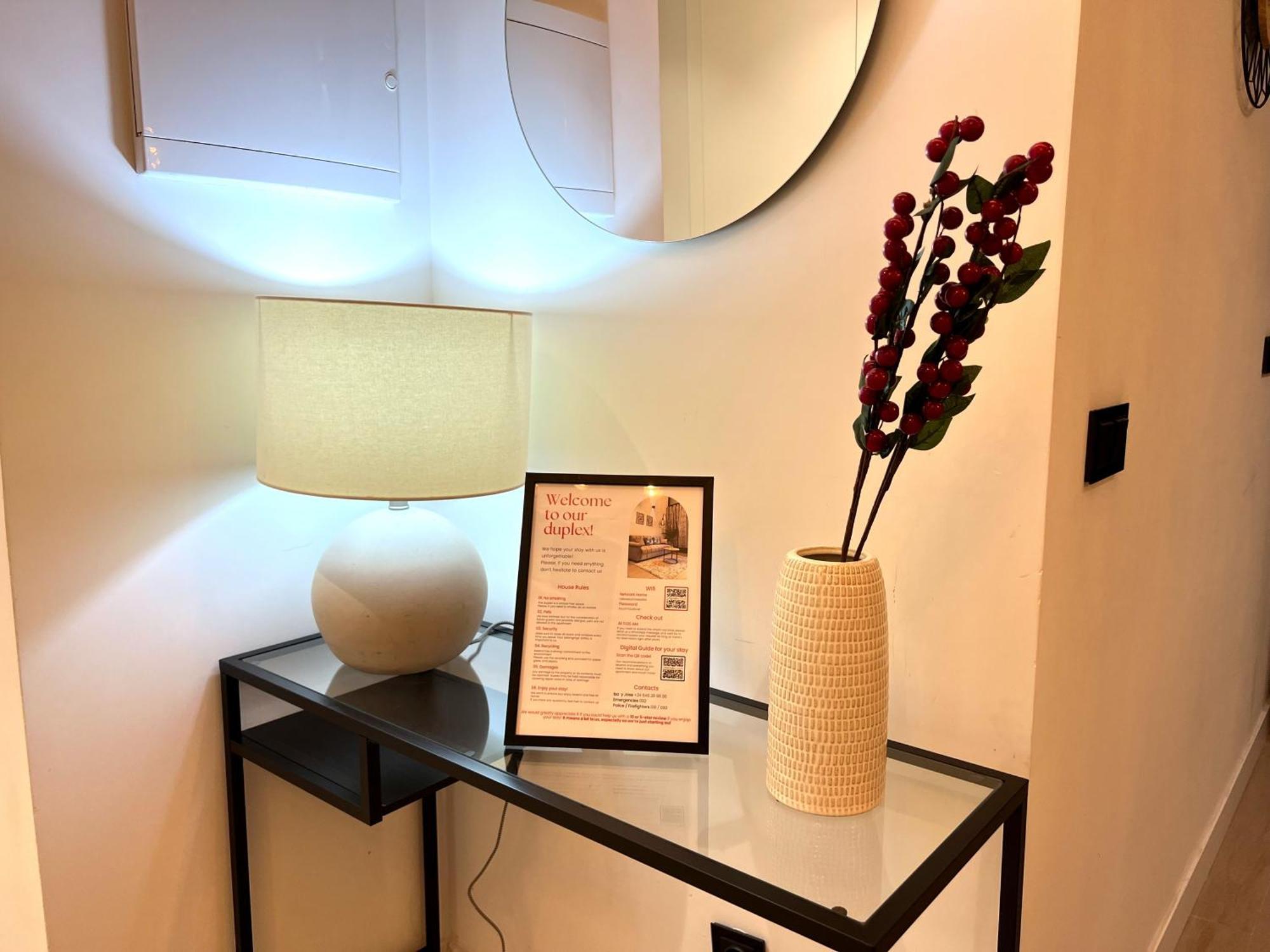 Apartamento Duplex Moderno Y Acogedor Junto A Atocha Madrid Exterior foto